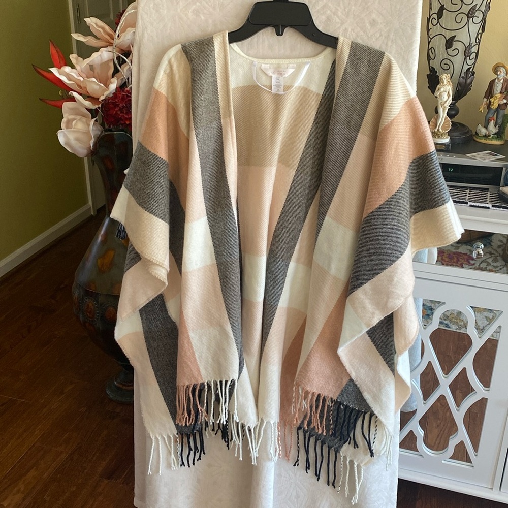 LC LAUREN CONRAD poncho wrap
